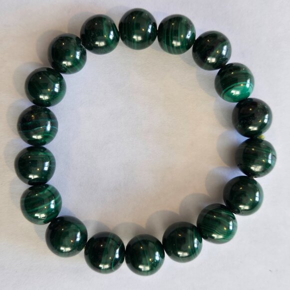 Elegant Green Beaded Bracelet - Picture 1 of 3